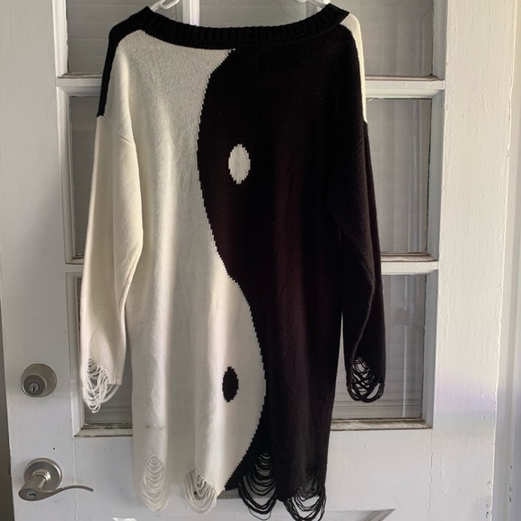 UNIF | Sweaters | Unif Yin Yang Sweater 